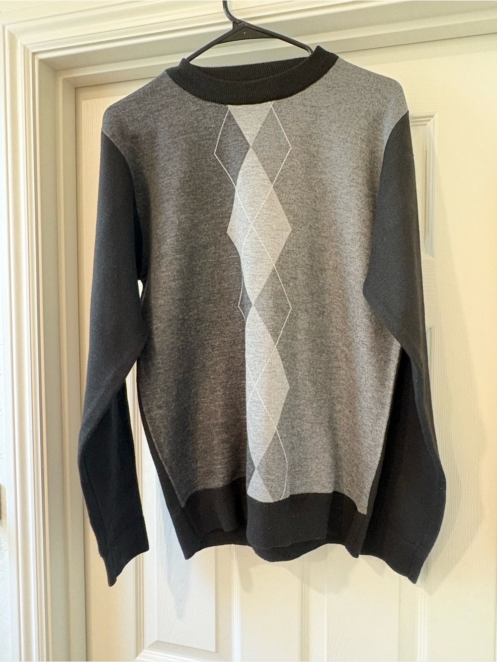 Men's Gray Argyle Crewneck Sweater with Black Trim